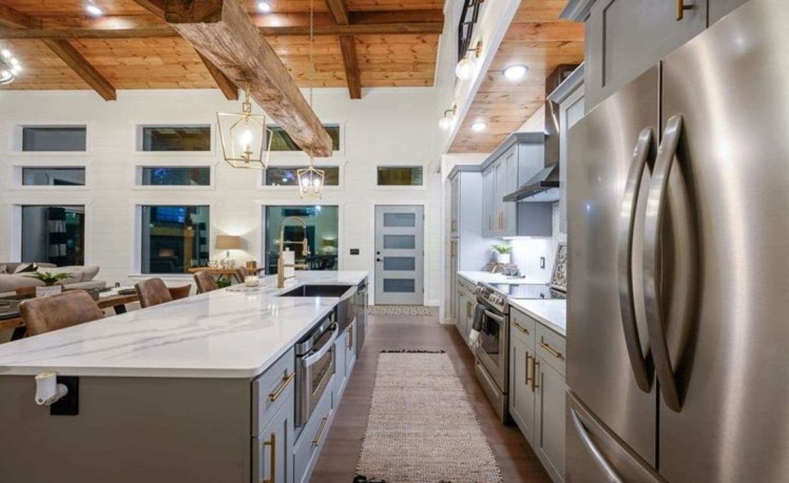 Calcutta quartz kitchen